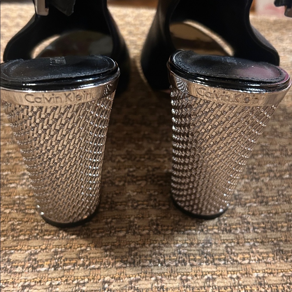 🎉HOST PICK🎉 Calvin Klein Norah Black Leather Block Heel Sandals – Size 6 - Picture 5 of 7